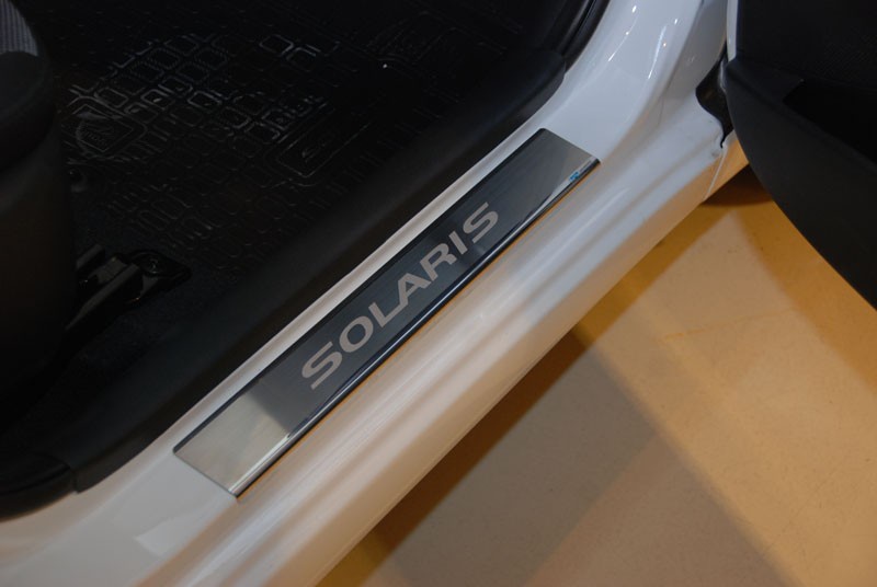 Накладки порогов (4 шт) Hyundai Solaris  (2005-2011-)